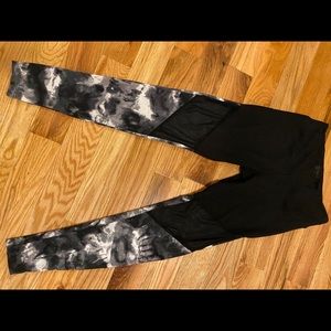 Black/marble leggings